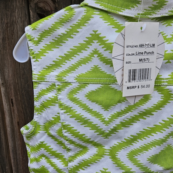 Cristal Vogue Green and White Geometric Vest Girls Size M - Picture 13 of 15